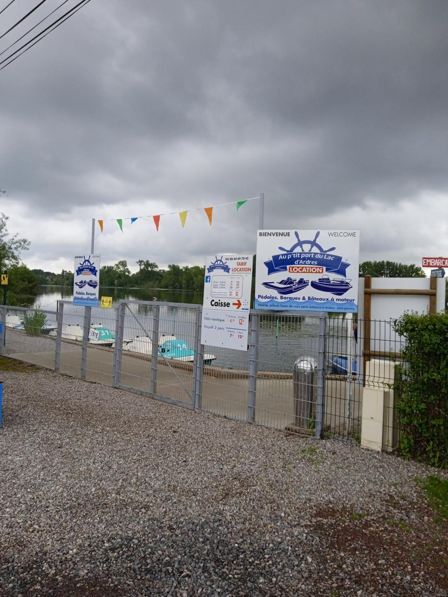 Le Chat Reveur Hotel Ardres Exterior photo